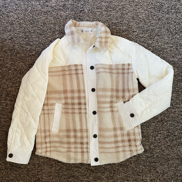 NWOT Vineyard Shacket ☕️ - Picture 1 of 8